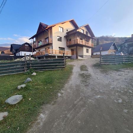Hotel Casa Bujor De Munte Dragoslavele Esterno foto