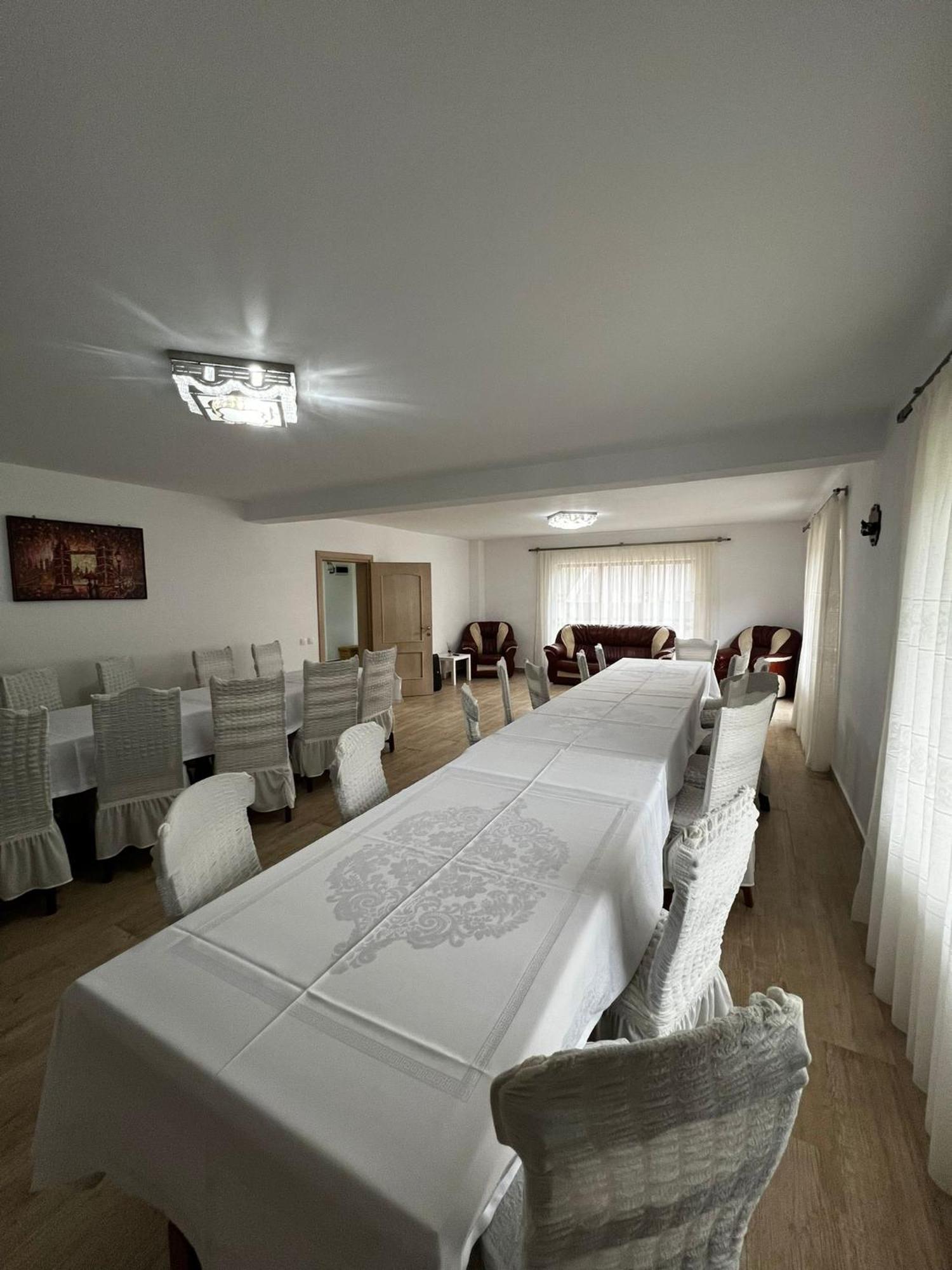 Hotel Casa Bujor De Munte Dragoslavele Esterno foto