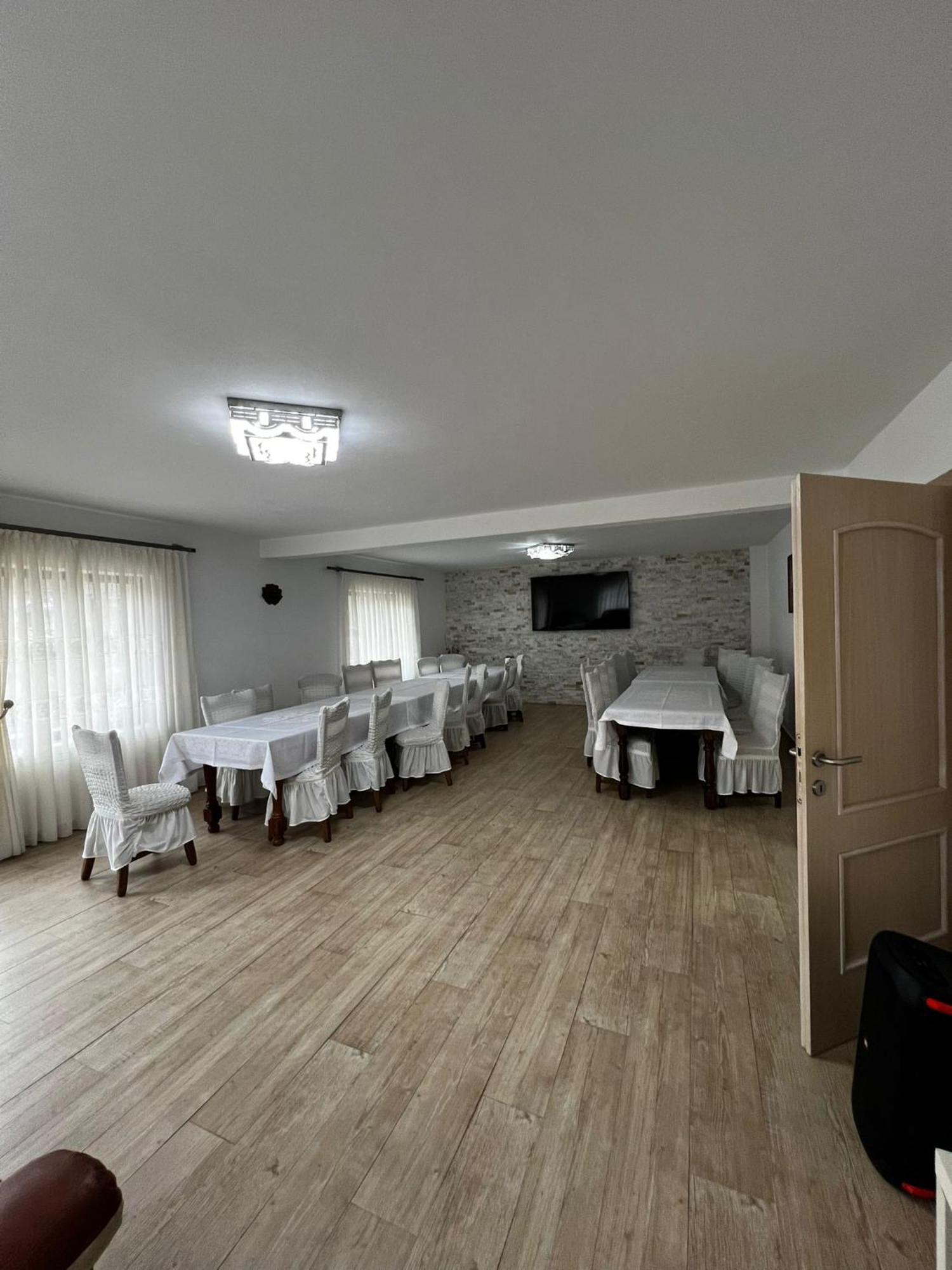 Hotel Casa Bujor De Munte Dragoslavele Esterno foto