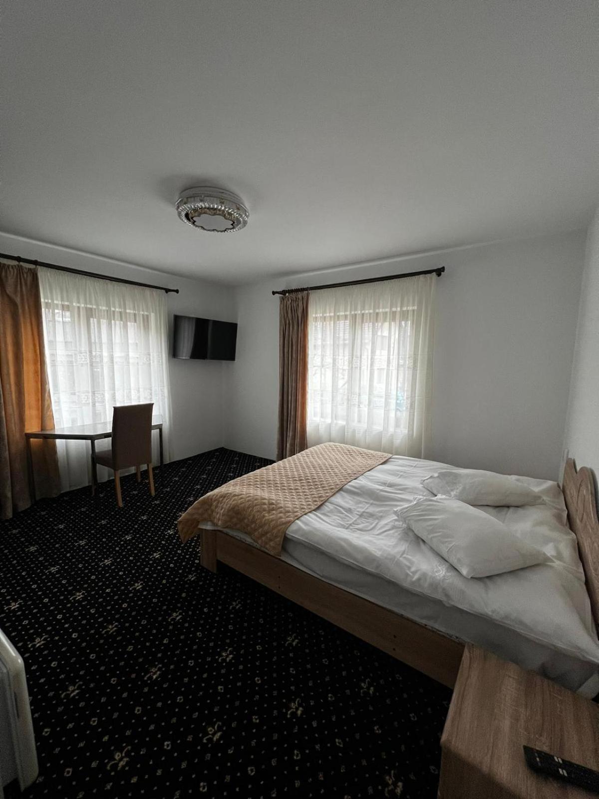 Hotel Casa Bujor De Munte Dragoslavele Esterno foto
