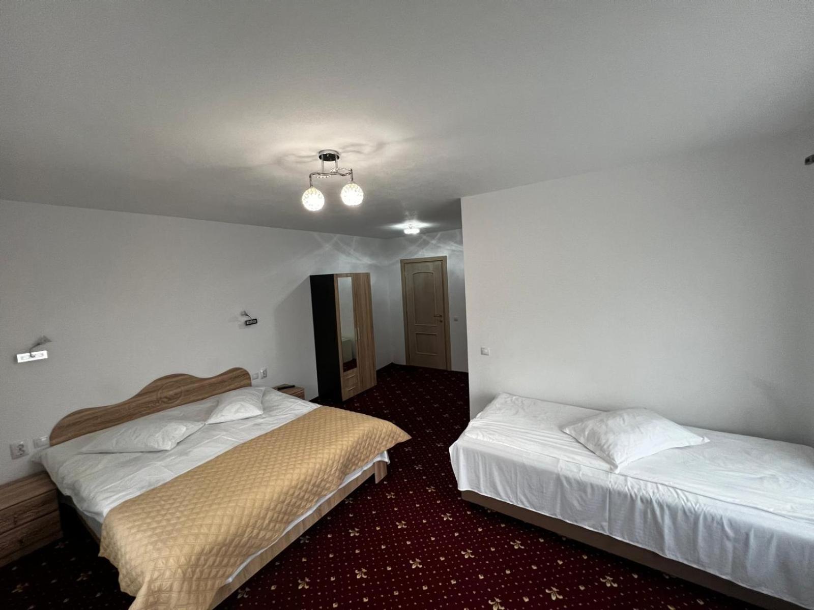 Hotel Casa Bujor De Munte Dragoslavele Esterno foto